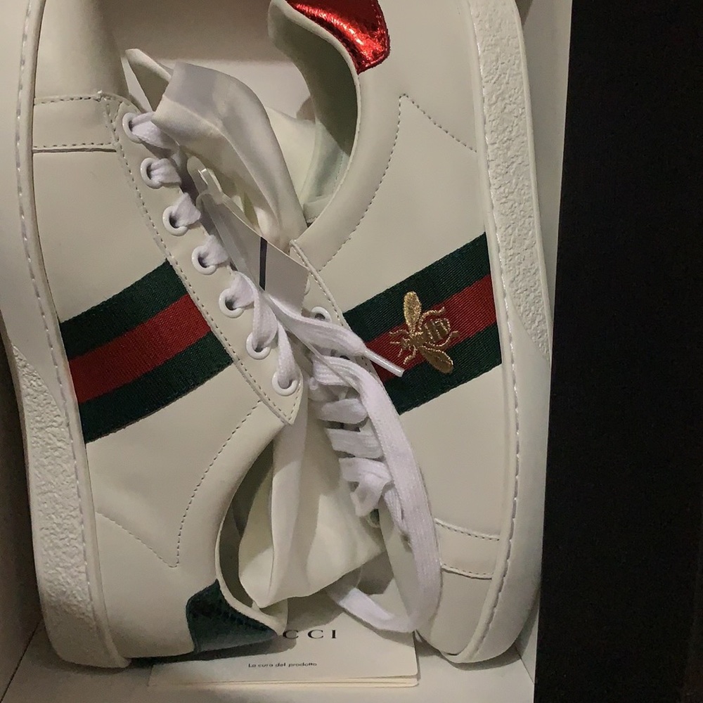Women's Ace sneaker with bee